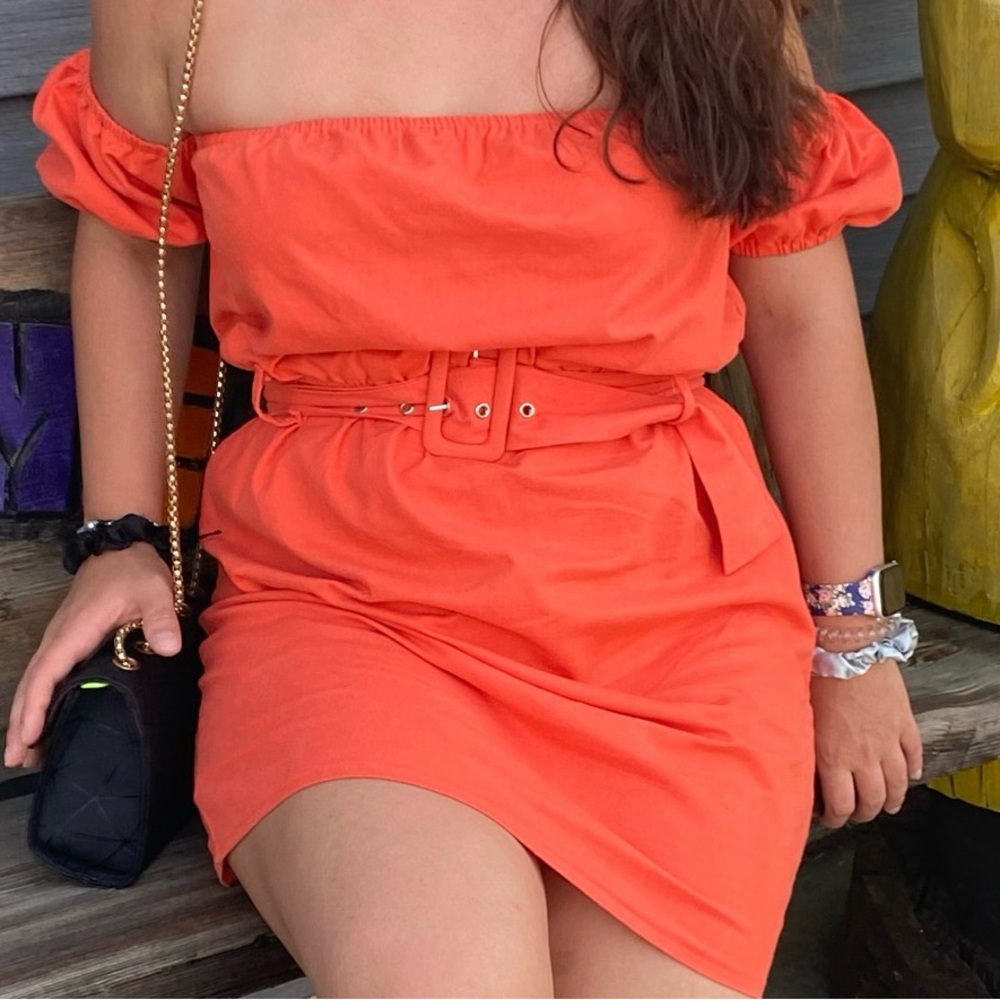 Mini Dress - Off the shoulder with little sleeves